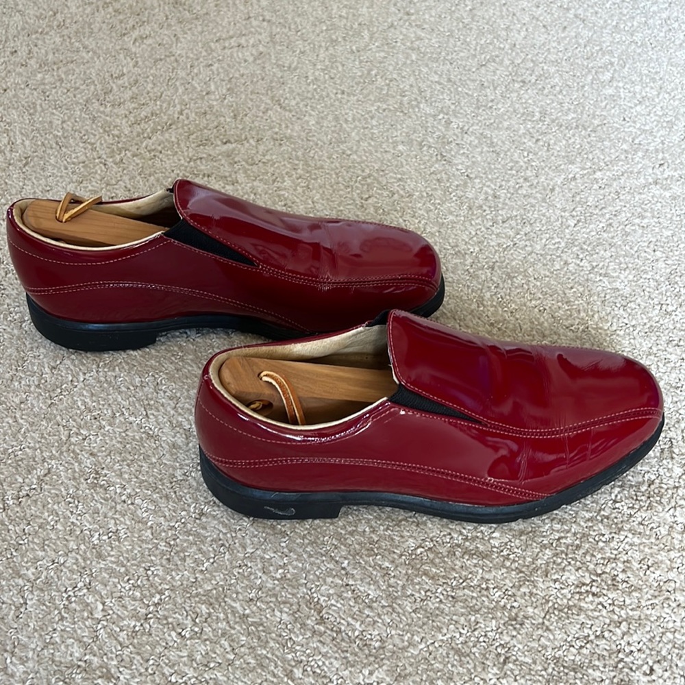 Nike candy apple red slip on golf shoes